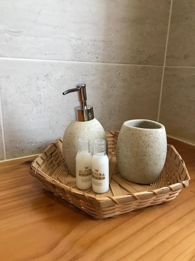B&B マジェンタ エクステリア 写真